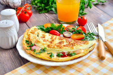 omlet obfite śniadanie w pośpiechu