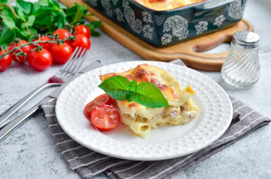 lasagne z kurczakiem pieczarkami i sosem beszamelowym