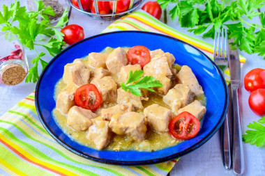 wieprzowina duszona z cebulą