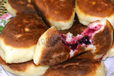 placki z czarną porzeczką placki z czarną porzeczką