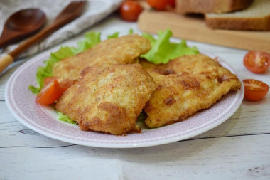 filet z mintaja w cieście i bułce tartej na patelni