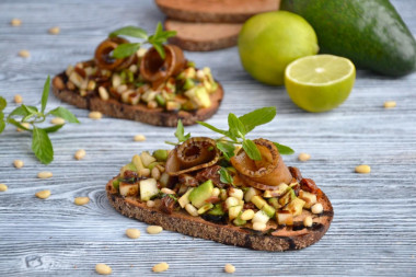 bruschetta z awokado i gruszką