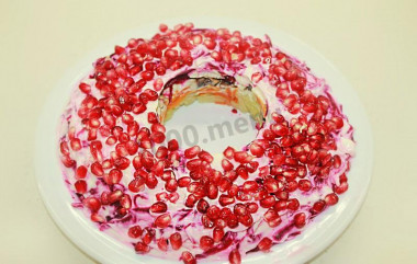 sałatka świąteczna bransoletka z granatu z fileta z kurczaka