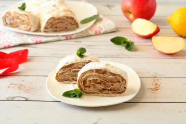 strudel pita z jabłkami w piekarniku