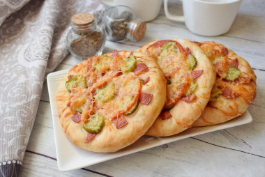 Mini pizza w piekarniku