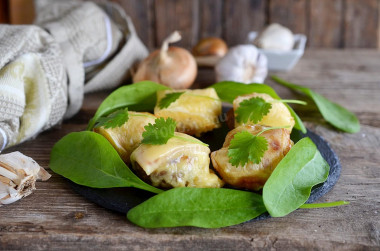 pieczarki pieczarki z serem i pomidorami w piekarniku