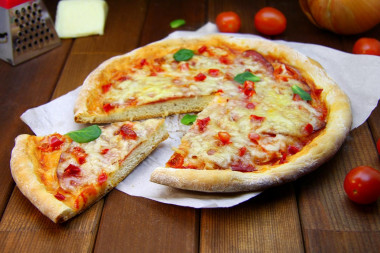 Pizza z kefirem bez drożdży w piekarniku