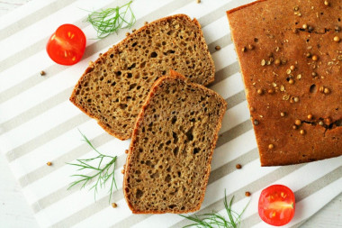 chleb żytni na domowym zakwasie w piekarniku