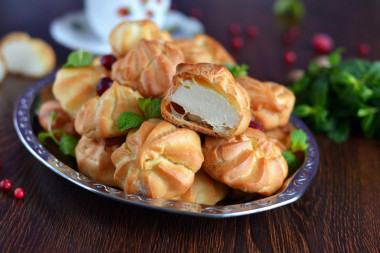 profiteroles z kremem