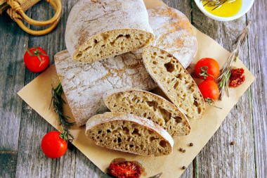 ciabatta na zakwasie żytnim w domu w piekarniku