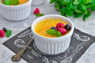 francuski deser creme brulee