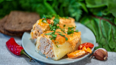 papryka nadziewana mięsem w piekarniku ze śmietaną