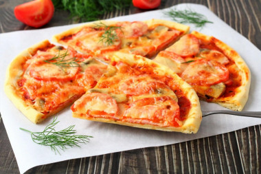 pizza na cienkim cieście bez drożdży