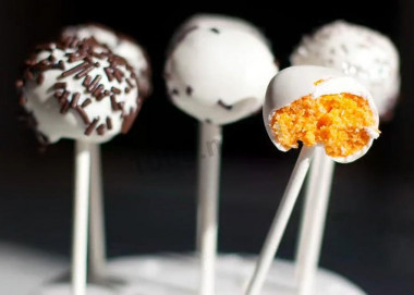 cake pops w glazurze