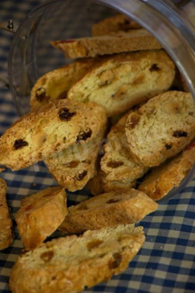 Biscotti ciasteczka z migdałami i kandyzowanymi owocami