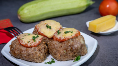 kotlety z mieszanego mięsa mielonego w piekarniku