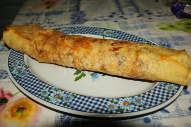 leniwy strudel pita z dżemem i jabłkami