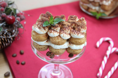 tiramisu ze śmietaną i mascarpone