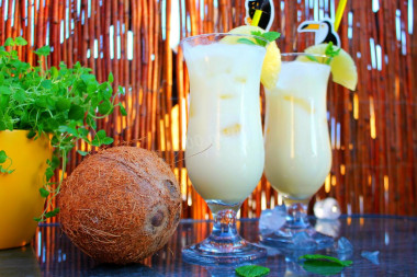 koktajl alkoholowy Pina Colada