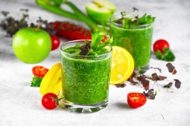 zielony Smoothie Detox w blenderze na odchudzanie