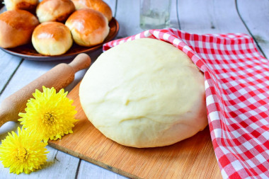 miękkie zwiewne ciasto drożdżowe na placki