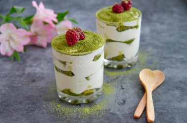 Tiramisu z herbatą matcha