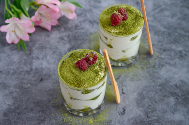 Tiramisu z herbatą matcha