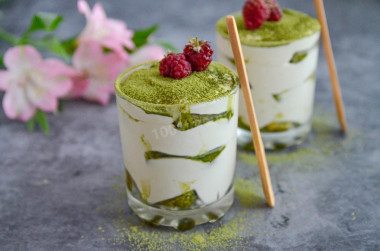 Tiramisu z herbatą matcha