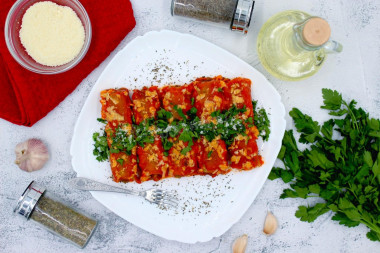 cannelloni z mieloną wieprzowiną z parmezanem