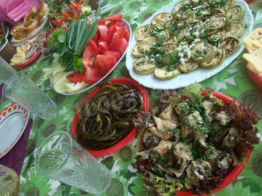 kanapki jajka nadziewane nadzieniem orzechowym