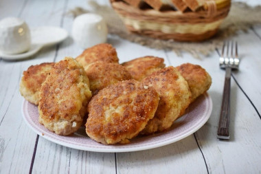 soczyste kotlety z mielonego mięsa klasyczne na patelni